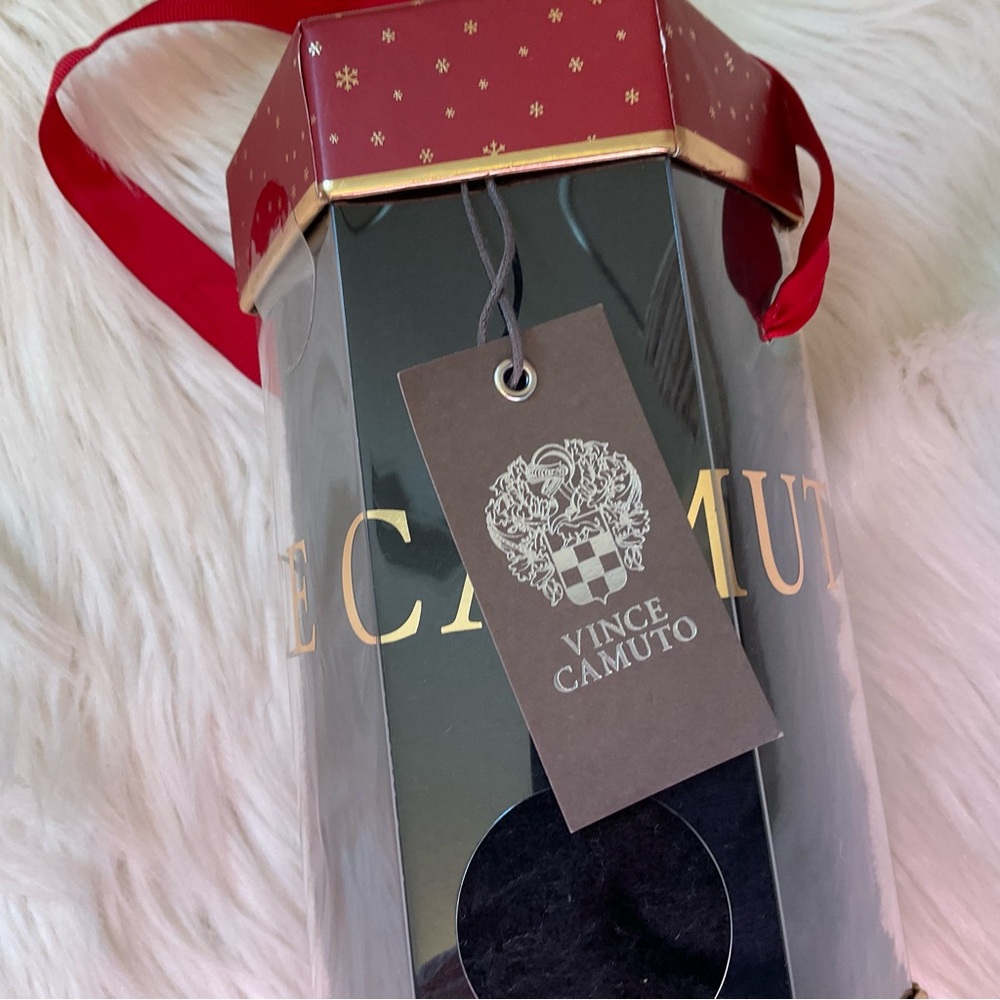 Vince Camuto Cozy Scarf - New in Box - NWT - Black - Picture 6 of 7